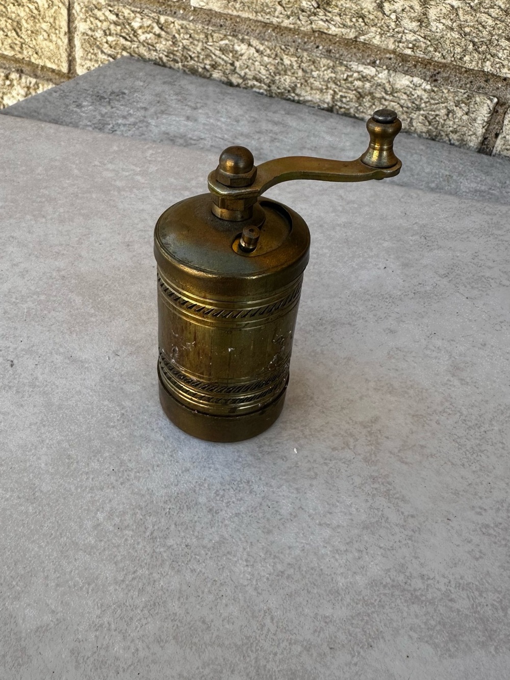 Vintage Manual Brass Pepper Spice Mill Grinder W/ Top Crank Italy 3.5"H